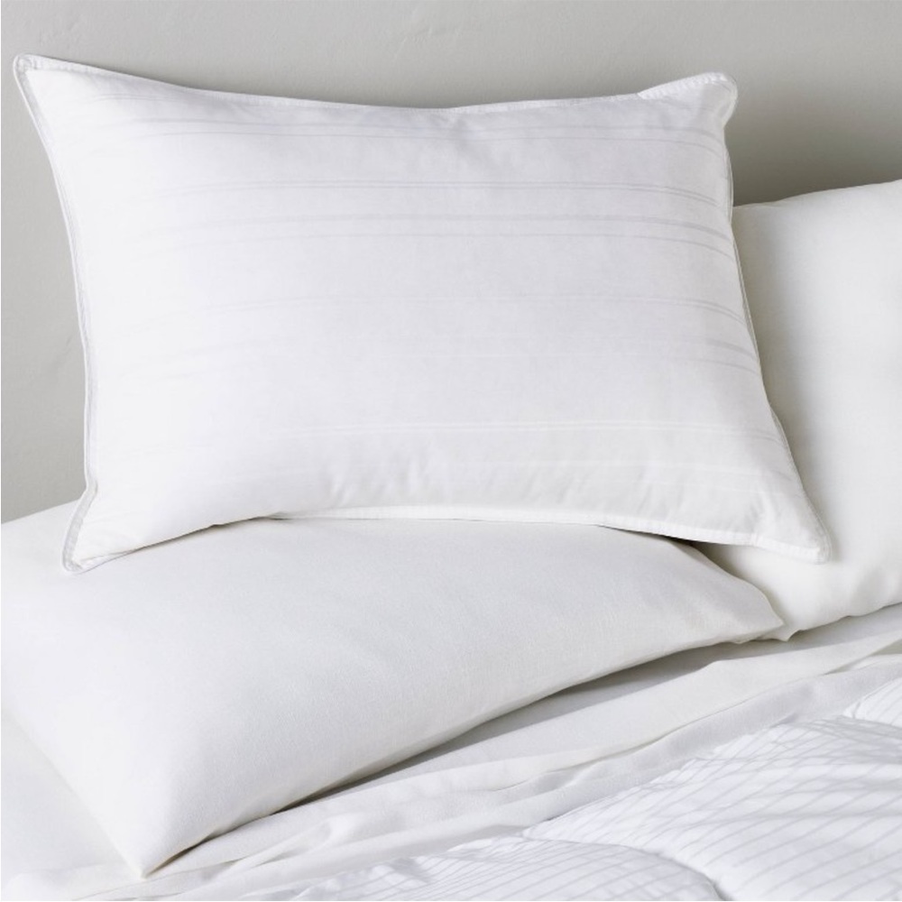 CASALUNA NWT firm down bed pillow -standard -white